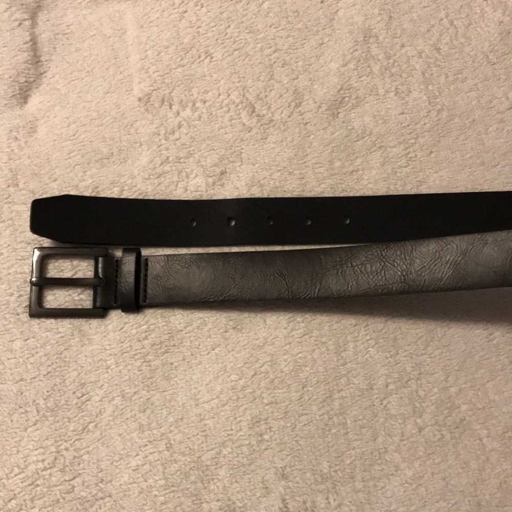 Man made material belt. Size L.